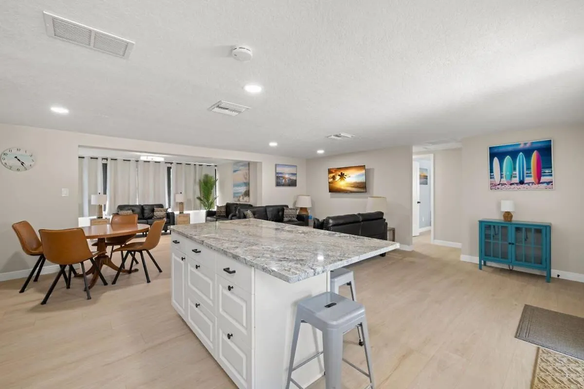 Holiday home 3 Miles To Honeymoon Island Firepit & Pool Villa Palm Harbor