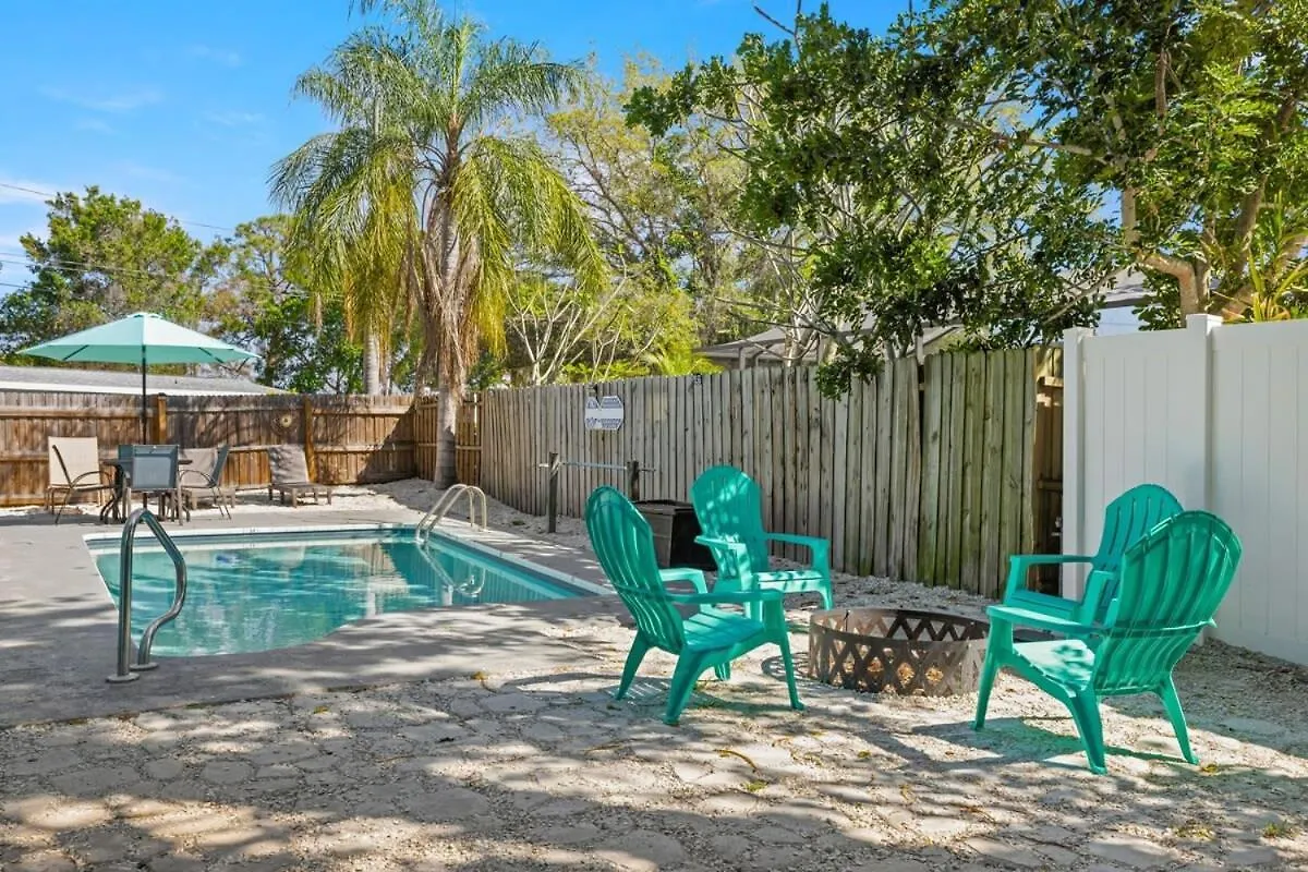 Holiday home 3 Miles To Honeymoon Island Firepit & Pool Villa Palm Harbor United States